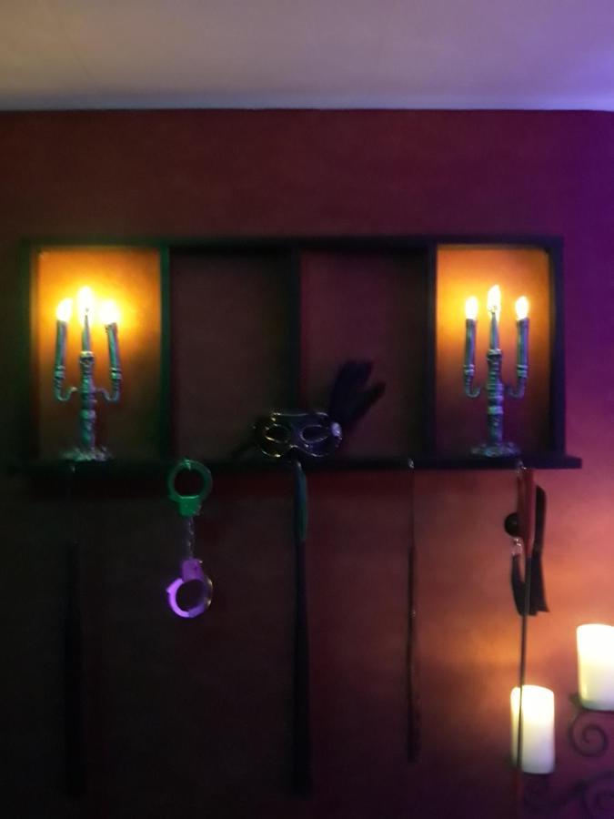 Love Room Le Rouge Et Noir Barr Ngoại thất bức ảnh