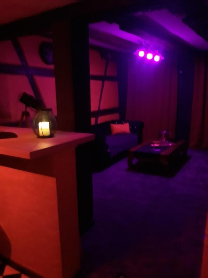 Love Room Le Rouge Et Noir Barr Ngoại thất bức ảnh