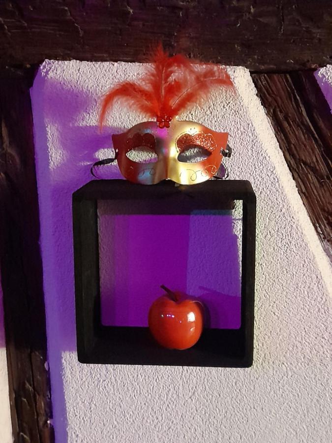 Love Room Le Rouge Et Noir Barr Ngoại thất bức ảnh