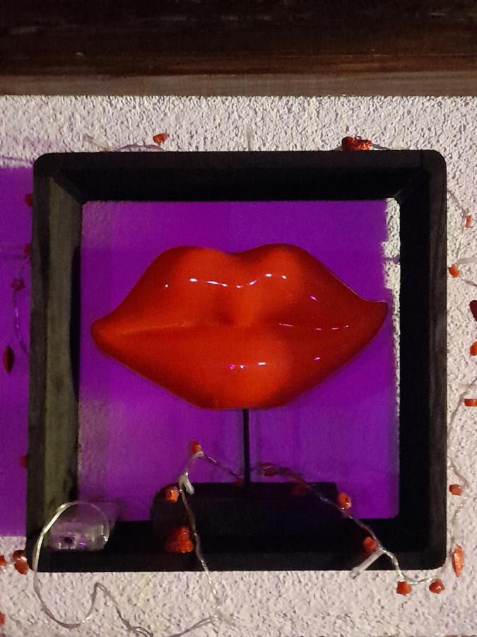 Love Room Le Rouge Et Noir Barr Ngoại thất bức ảnh