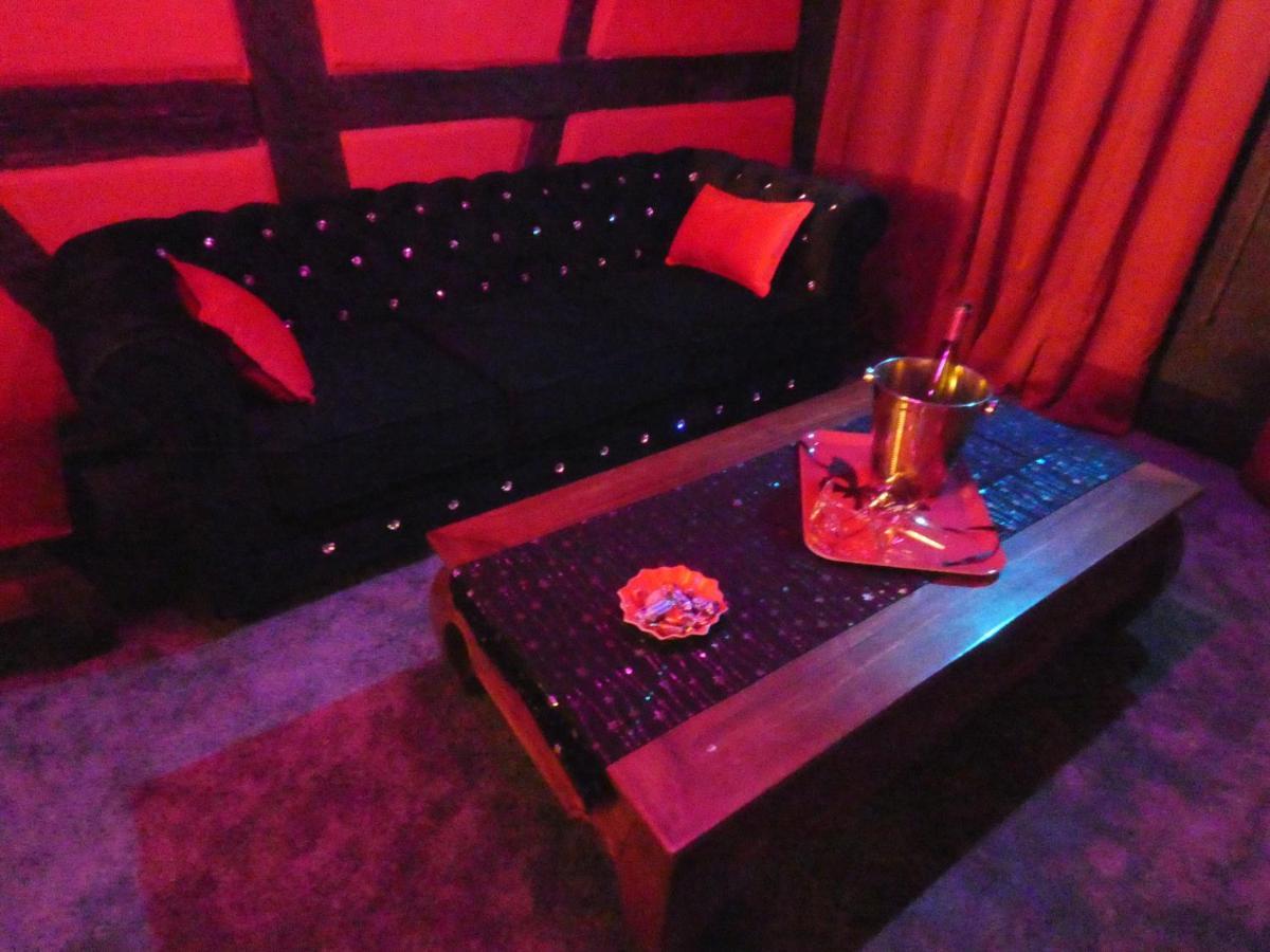 Love Room Le Rouge Et Noir Barr Ngoại thất bức ảnh