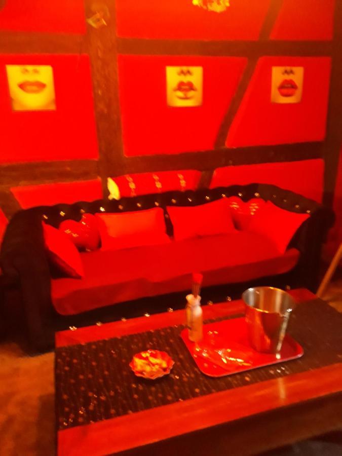 Love Room Le Rouge Et Noir Barr Ngoại thất bức ảnh
