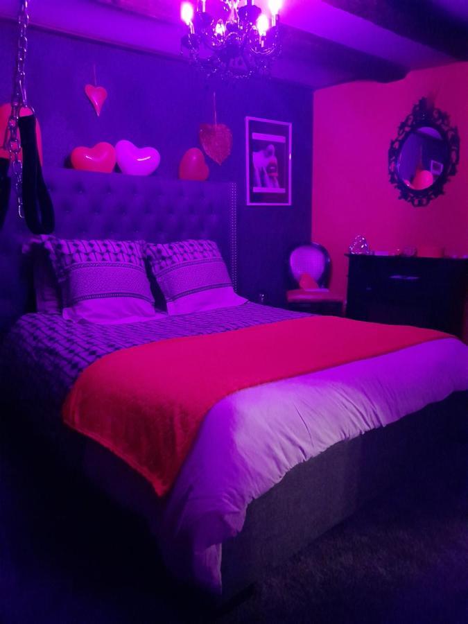 Love Room Le Rouge Et Noir Barr Ngoại thất bức ảnh
