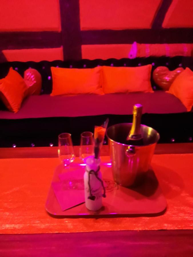 Love Room Le Rouge Et Noir Barr Ngoại thất bức ảnh