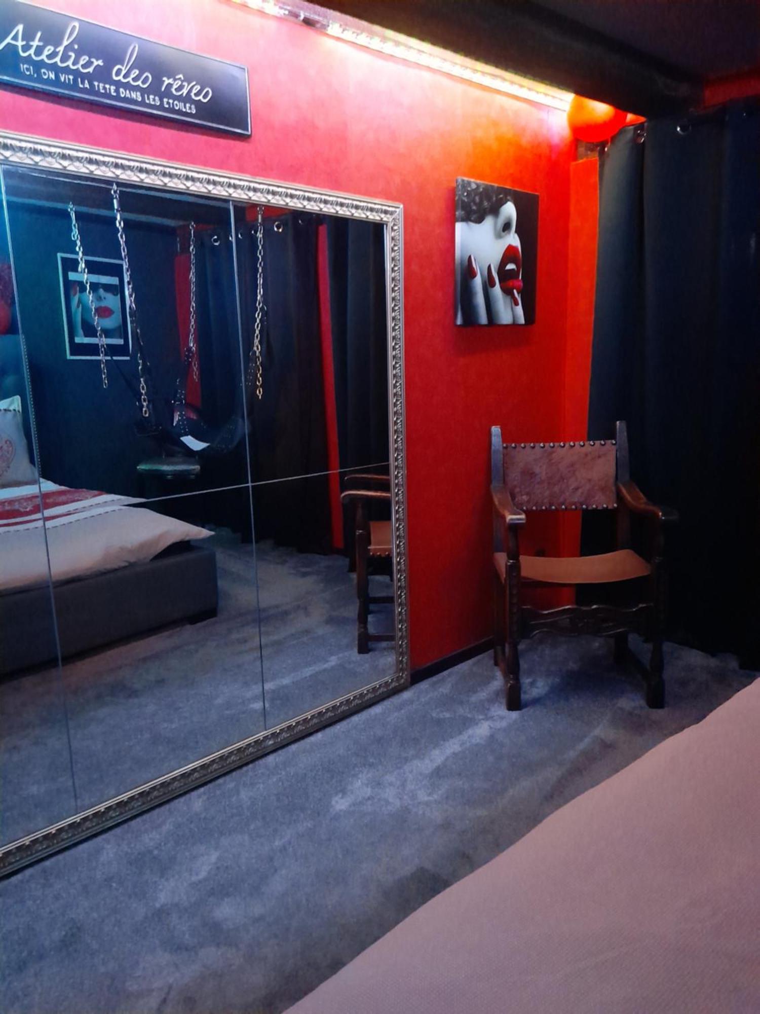 Love Room Le Rouge Et Noir Barr Ngoại thất bức ảnh