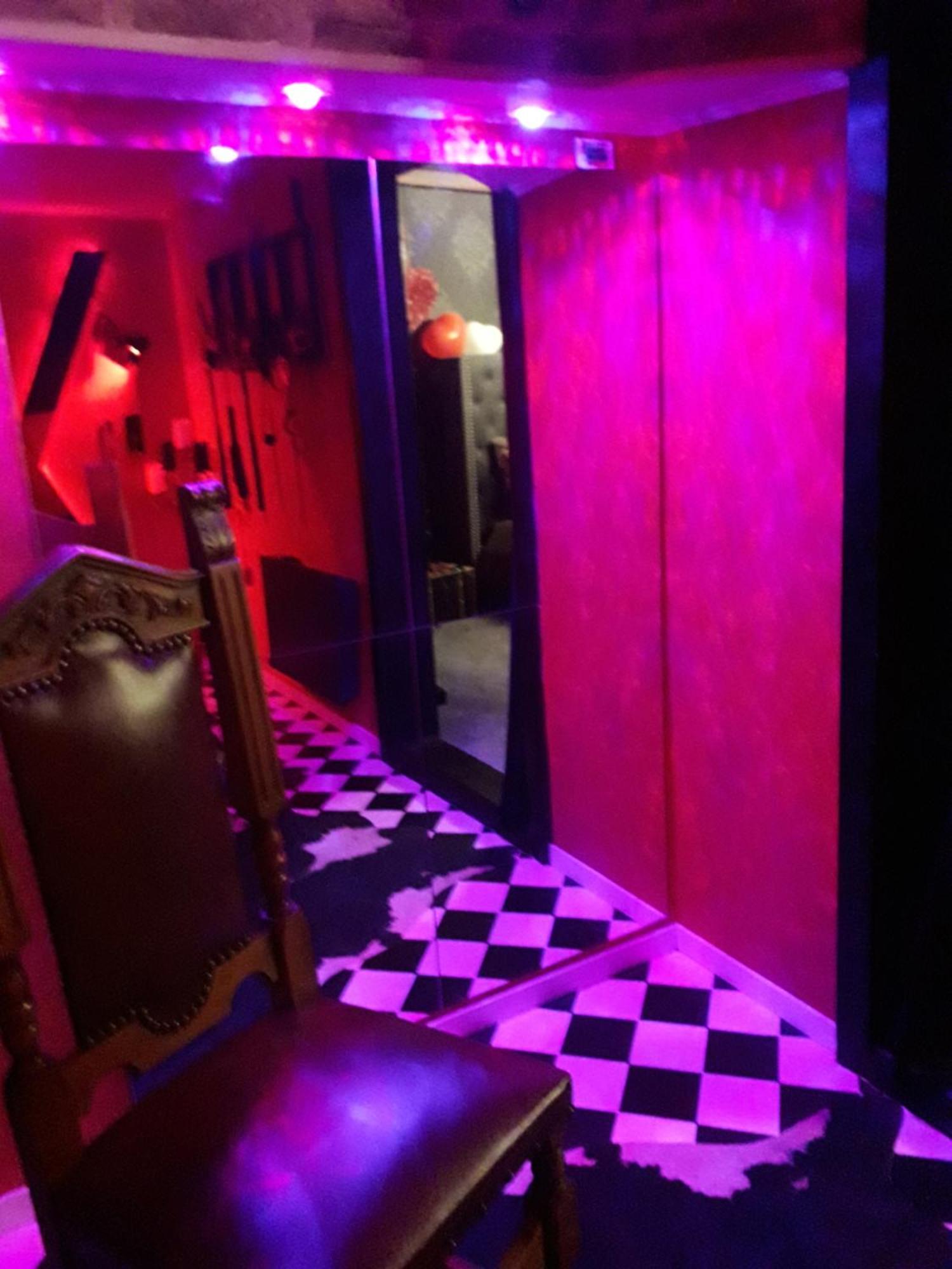 Love Room Le Rouge Et Noir Barr Ngoại thất bức ảnh