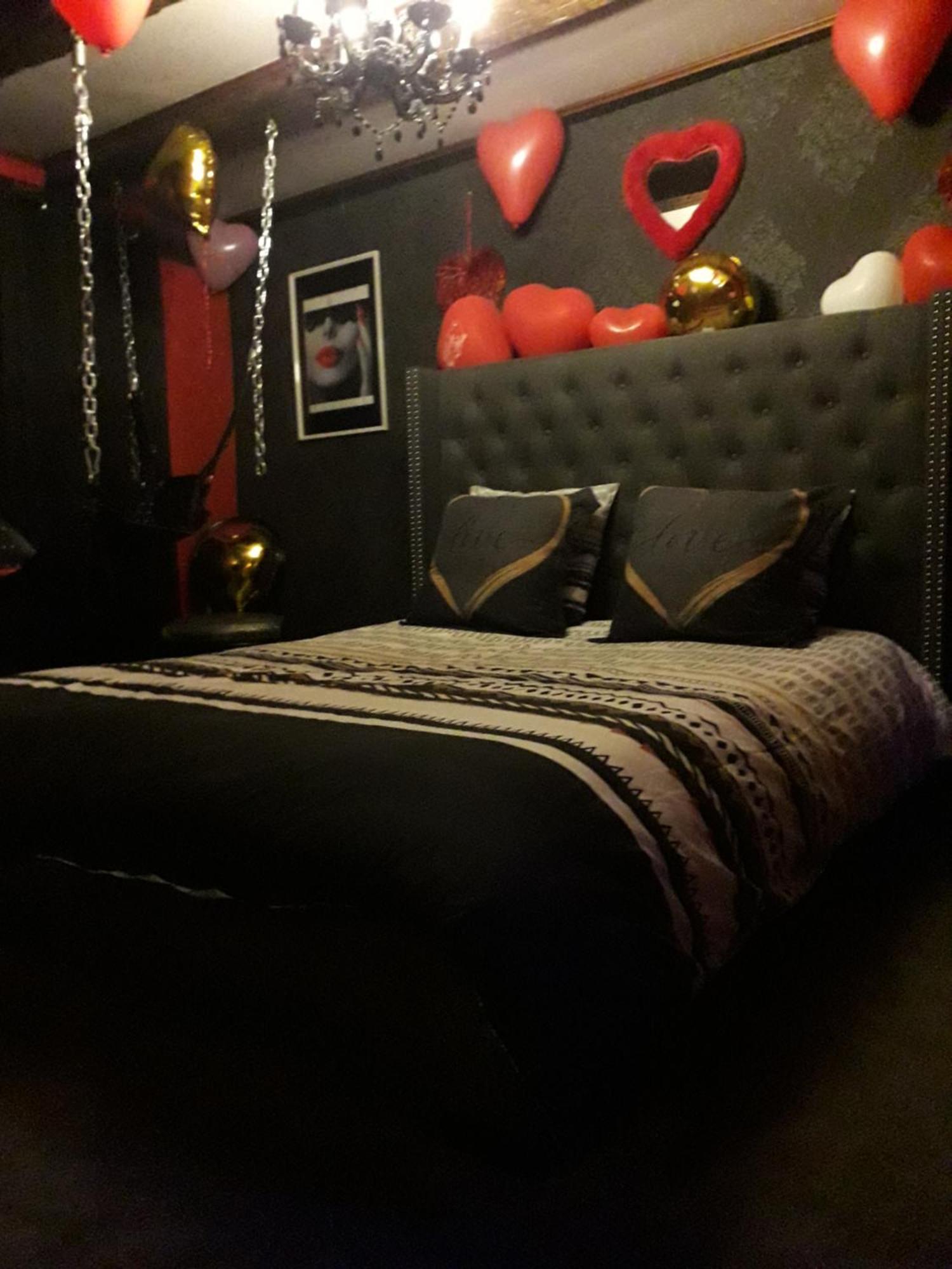 Love Room Le Rouge Et Noir Barr Ngoại thất bức ảnh