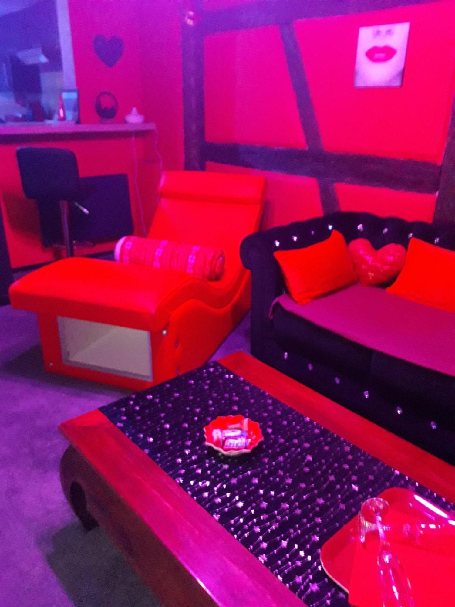Love Room Le Rouge Et Noir Barr Ngoại thất bức ảnh