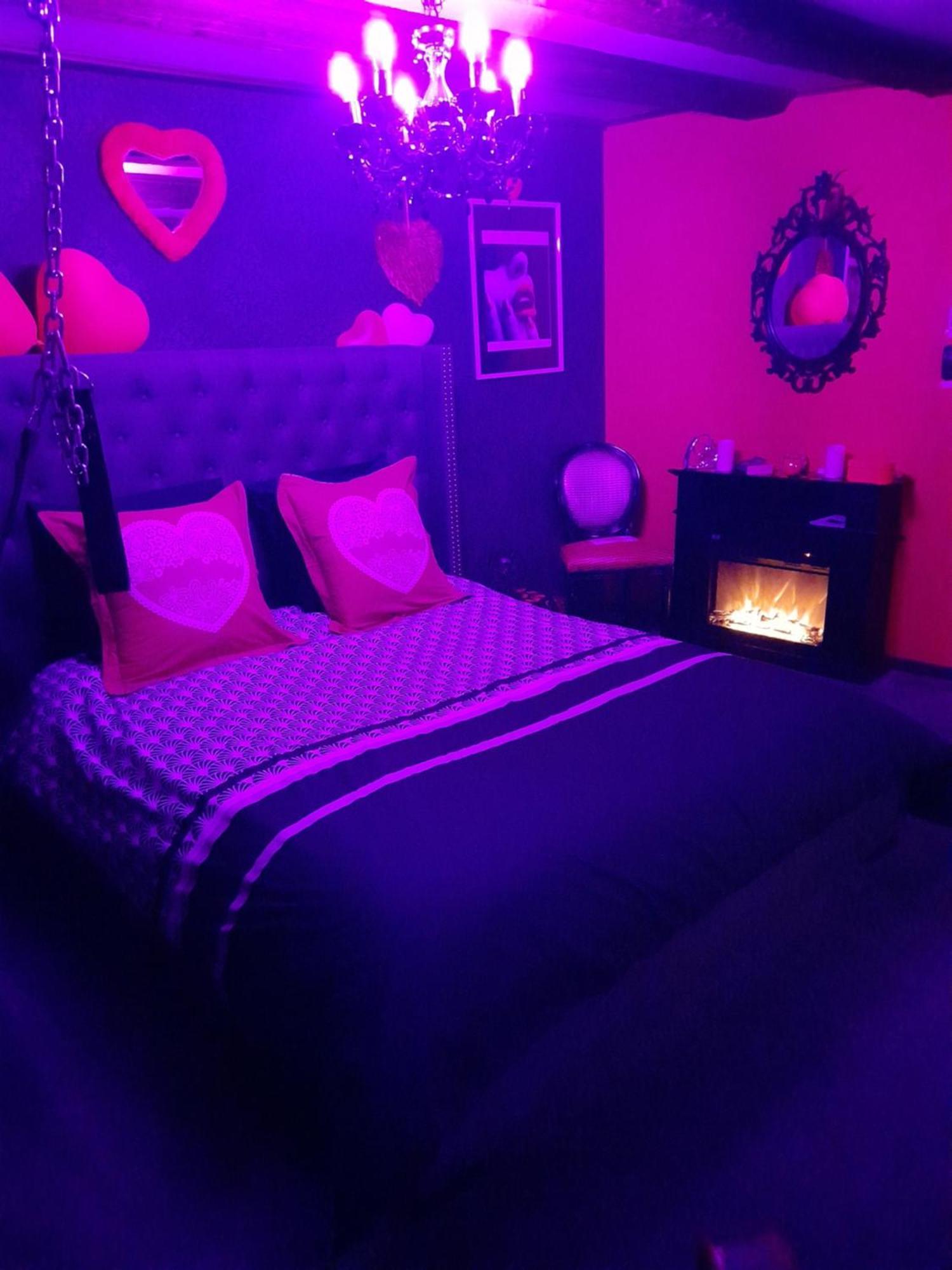 Love Room Le Rouge Et Noir Barr Ngoại thất bức ảnh