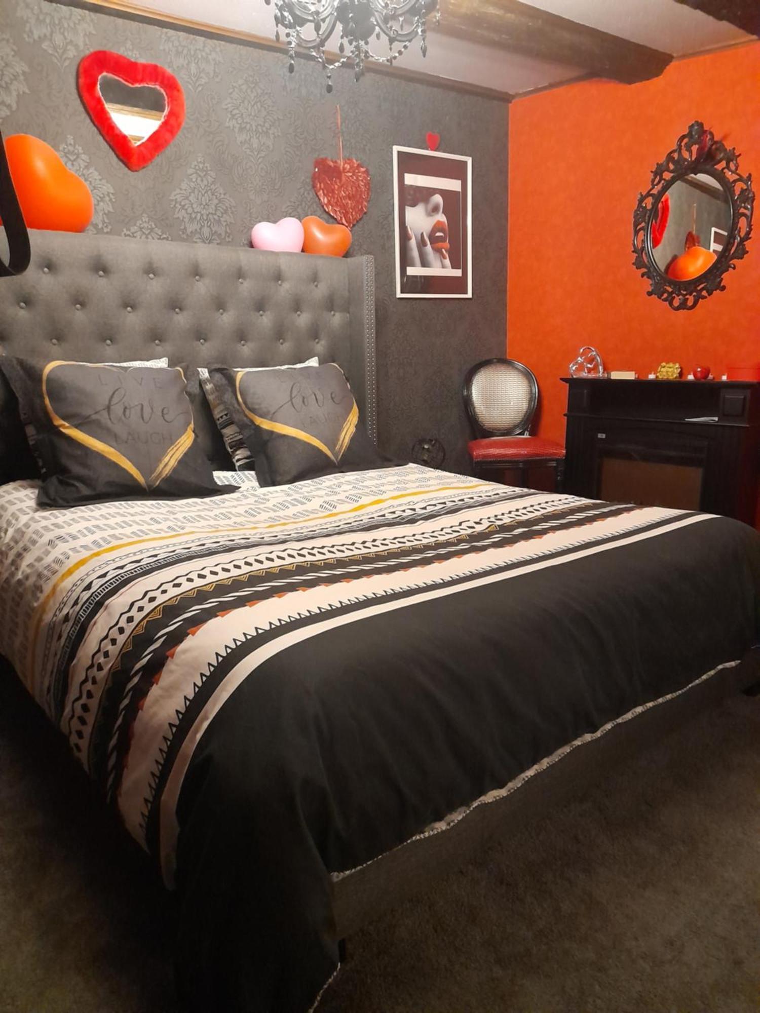 Love Room Le Rouge Et Noir Barr Ngoại thất bức ảnh