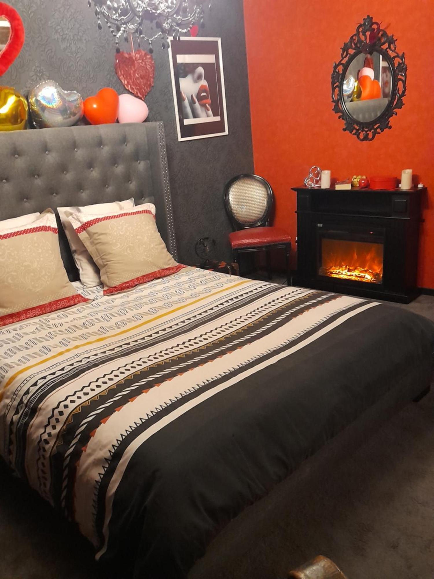 Love Room Le Rouge Et Noir Barr Ngoại thất bức ảnh