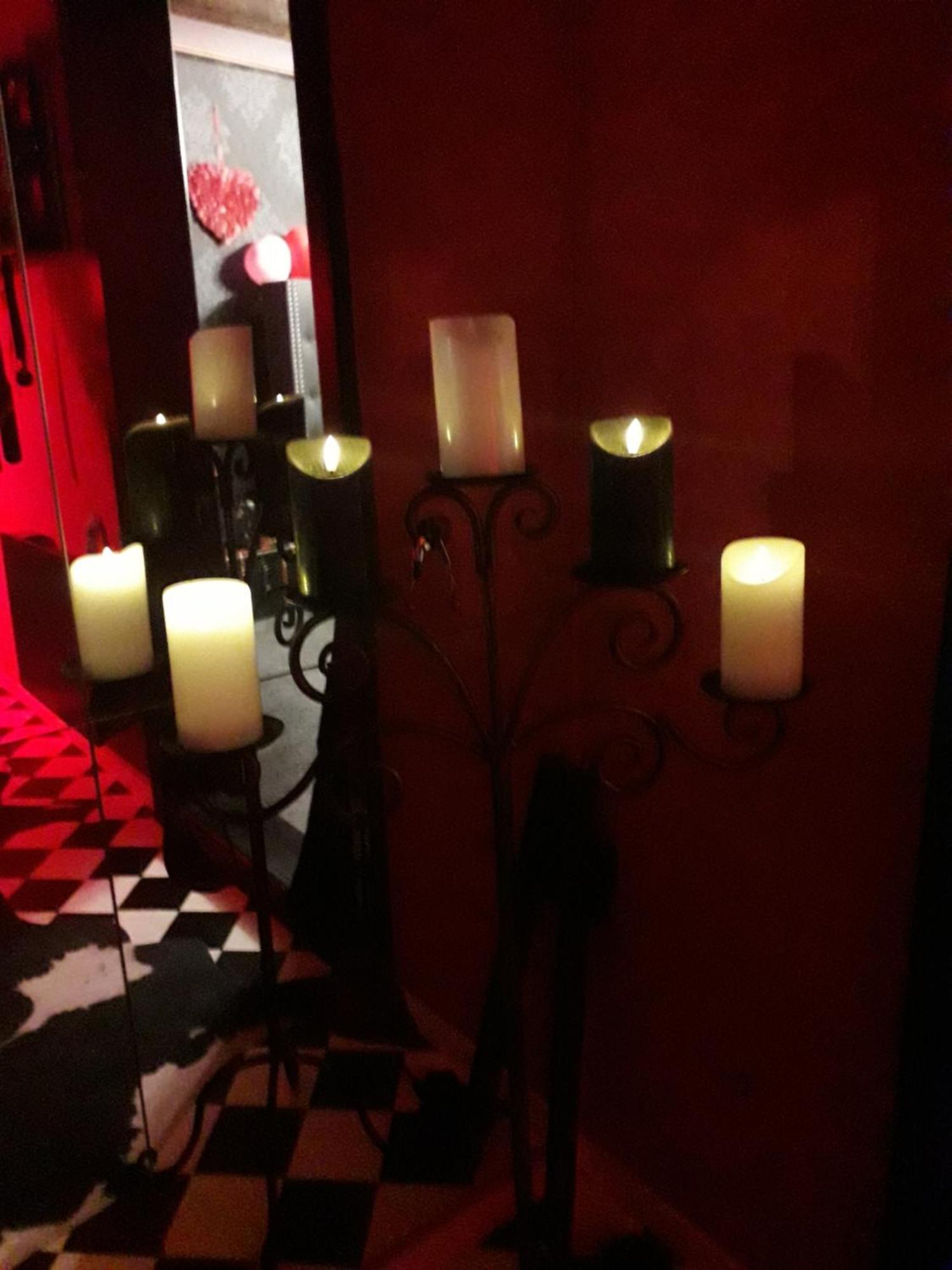 Love Room Le Rouge Et Noir Barr Ngoại thất bức ảnh