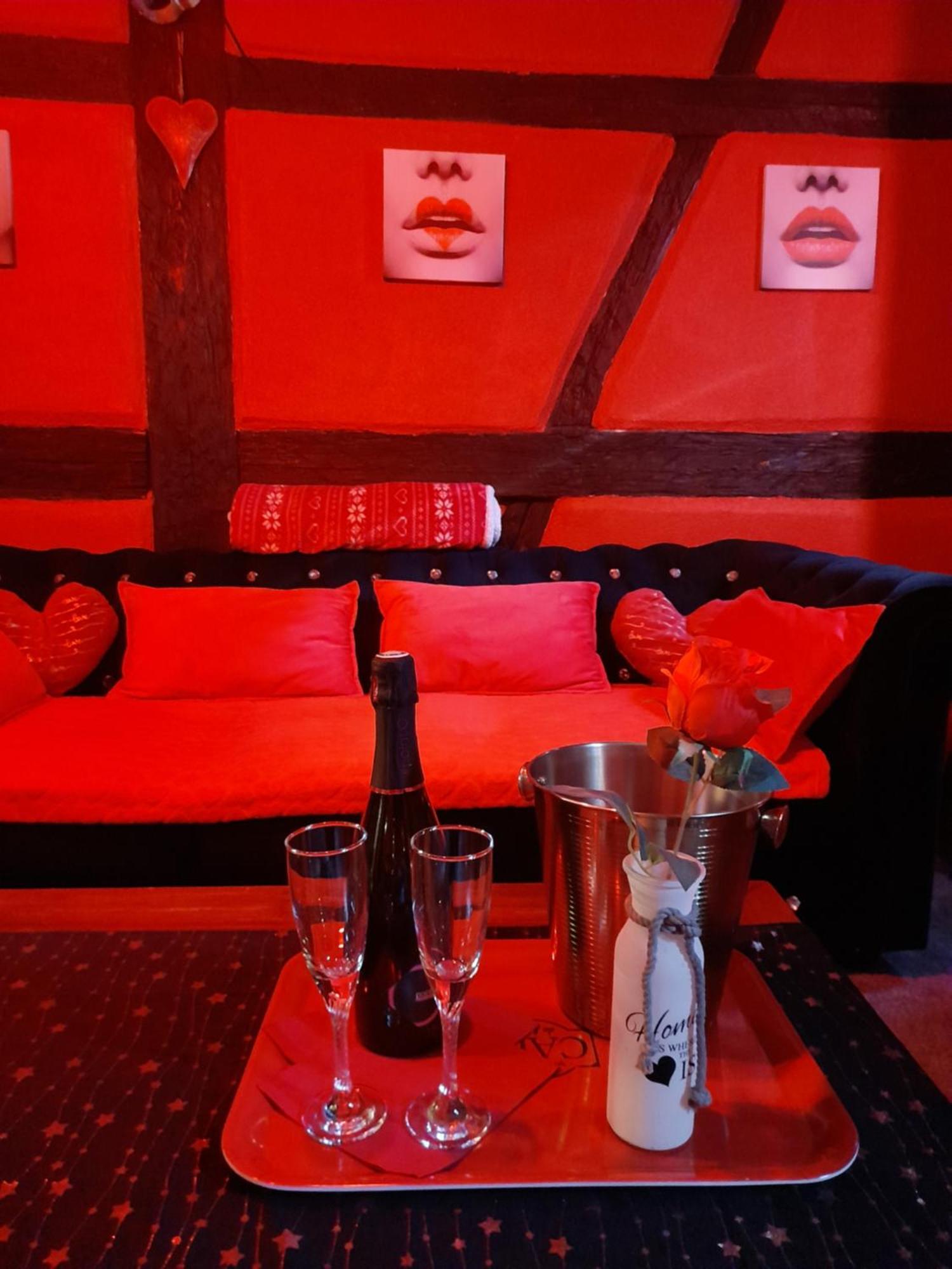 Love Room Le Rouge Et Noir Barr Ngoại thất bức ảnh