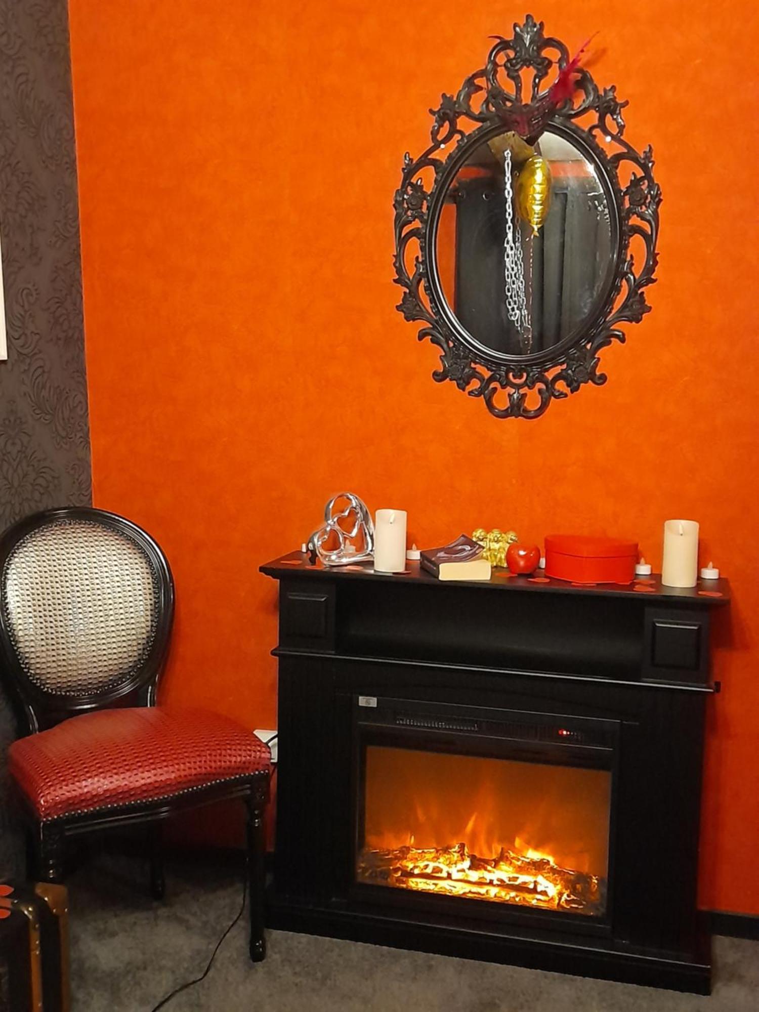 Love Room Le Rouge Et Noir Barr Ngoại thất bức ảnh